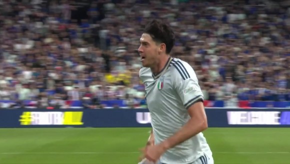 意大利1-1扳平法国！达库尼亚停球过大 巴斯托尼断球单刀破门