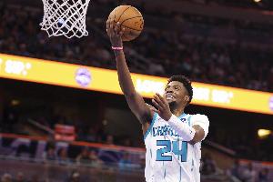 疯狂出手！布兰登&middot;米勒半场出手17次仅拿15分3板2助